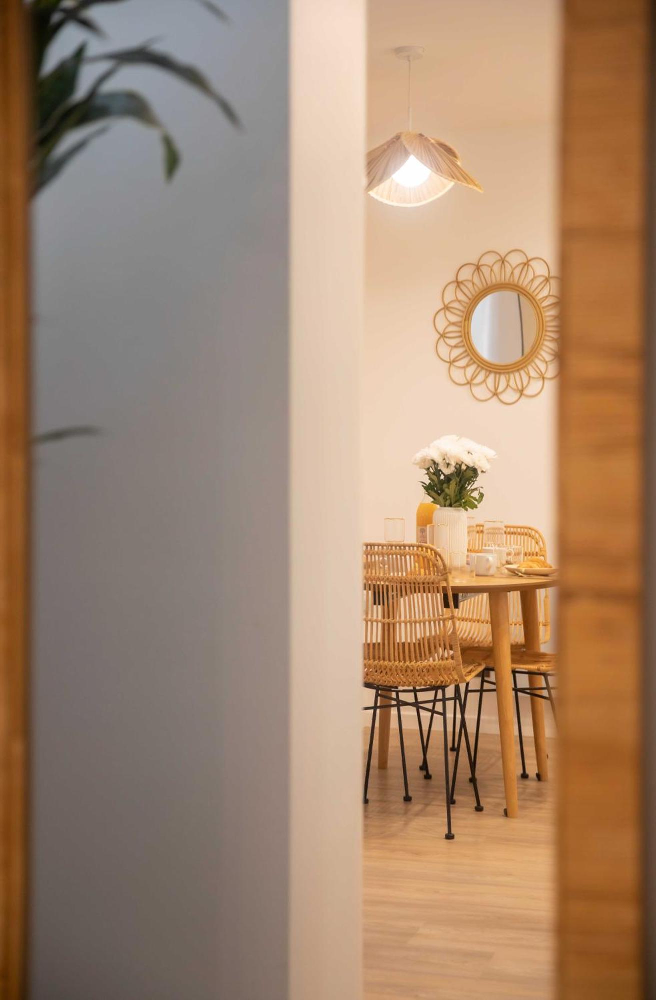 Nice 2 Bed Flat - Hyper Centre St Tropez Сен-Тропе Екстер'єр фото