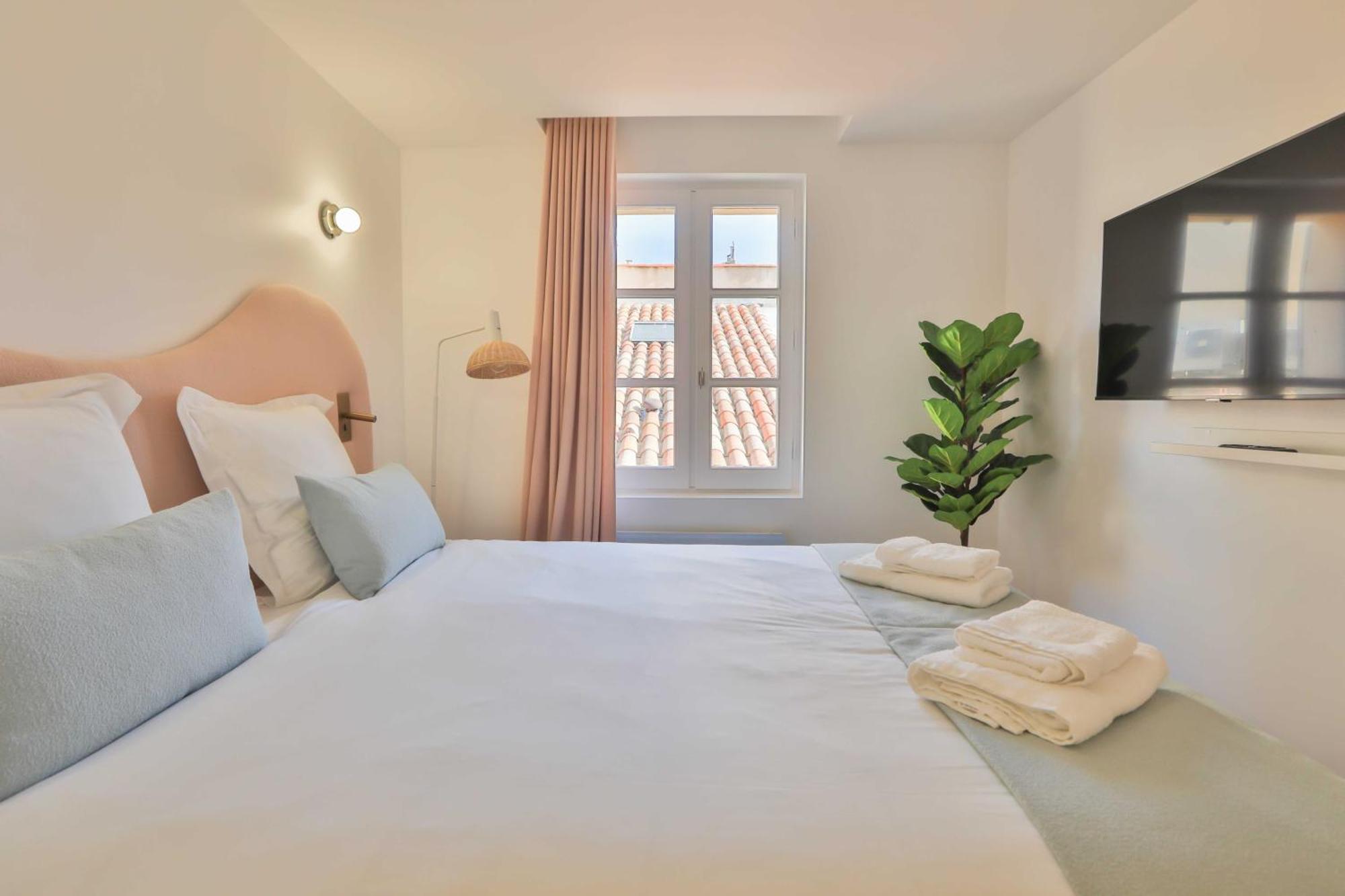 Nice 2 Bed Flat - Hyper Centre St Tropez Сен-Тропе Екстер'єр фото